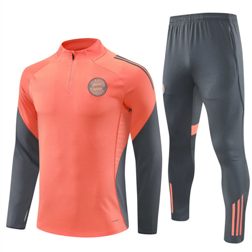 Ensemble Bayern Munich Spécial A pour 25/26 ans, maillot et short de football, marque Le 12 -ème Maillot, noir et rouge.