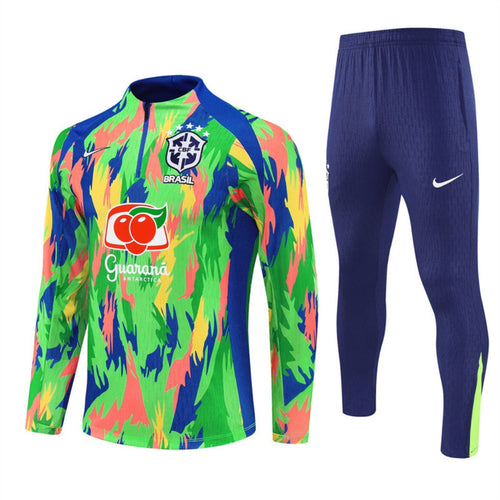Ensemble de football Brésil vert pour 25/26 ans, veste et pantalon de la marque Le 12 -ème Maillot, tissu respirant.