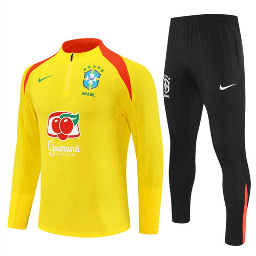 Ensemble de football Brésil jaune pour enfants, marque Le 12 -ème Maillot, comprenant maillot et short, pour la saison 25/26.
