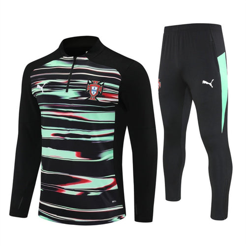 Ensemble Portugal Spécial A pour 25/26 ans, maillot sportif de la marque Le 12 -ème Maillot, vue en gros plan.