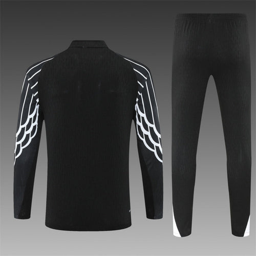 Ensemble PSG spécial noir pour 25/26 ans, maillot et short noir de la marque Le 12 -ème Maillot.