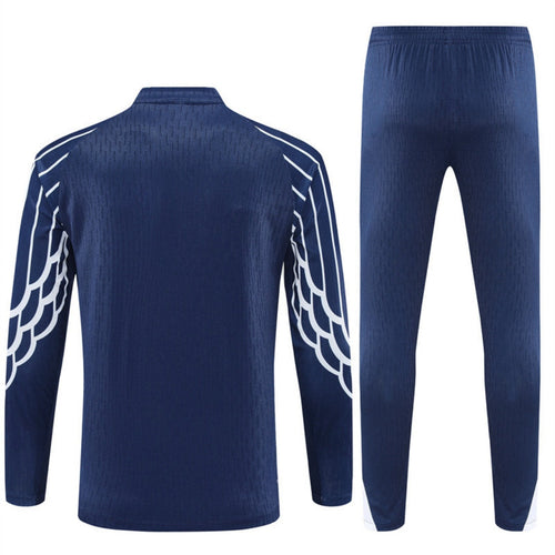 Ensemble PSG spécial bleu pour enfants 25/26, fabriqué par Le 12-ème Maillot, avec maillot et short assortis.