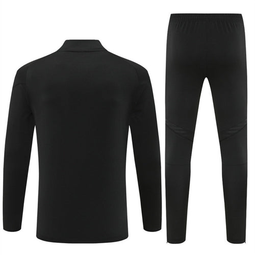 Ensemble Real Madrid noir 25/26, modèle Spécial A, par la marque Le 12 -ème Maillot, visible avec logo et détails du maillot.