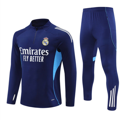 Ensemble Real Madrid bleu pour 25/26 ans, livré par Le 12-ème Maillot, comprenant maillot et short pour supporter.