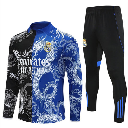 Ensemble Real Madrid 25/26 bleu dragon par Le 12 -ème Maillot, maillot et short, pour supporters du club.