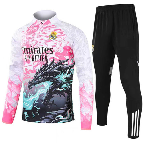 Ensemble Real Madrid 25/26 de Le 12 -ème Maillot, dragon rose, maillot et shorts assortis pour supporter.