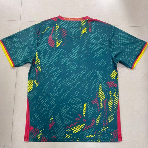 Maillot de football Cameroun 25/26, vert, marque Le 12 -ème Maillot, maillot spécial pour supporters.