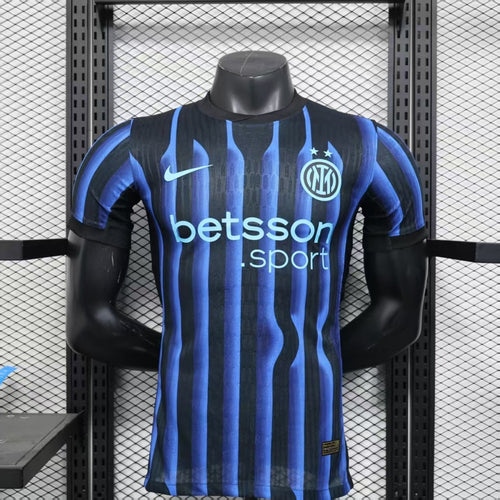 Maillot domicile de l'Inter Milan 25/26 avec logo de joueur, fabriqué par Le 12-ème Maillot, vue de face.