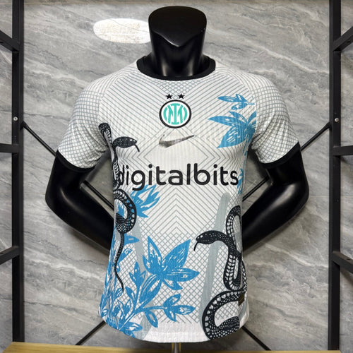 Maillot blanc Inter Milan 25/26 spécial joueur, marque Le 12-ème Maillot, design sportif et authentique.