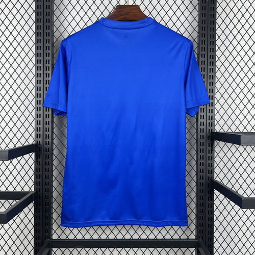 Maillot de football Real Madrid 25/26, modèle bleu, par la marque Le 12 -ème Maillot, vue de face.