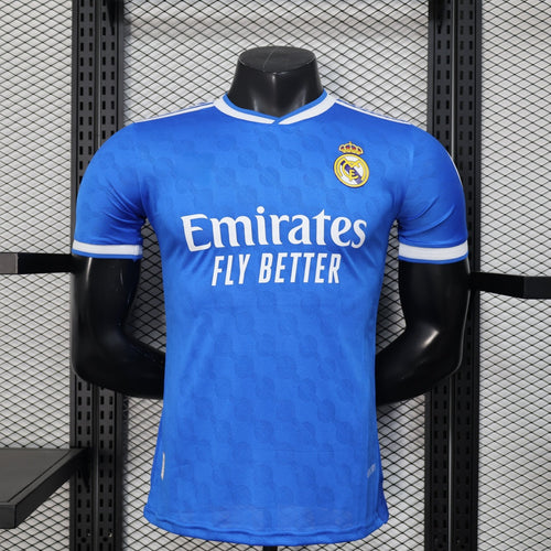 Maillot Third Real Madrid 2025/26, modèle pour joueur, marque Le 12 -ème Maillot, coloris blanc avec logo officiel.