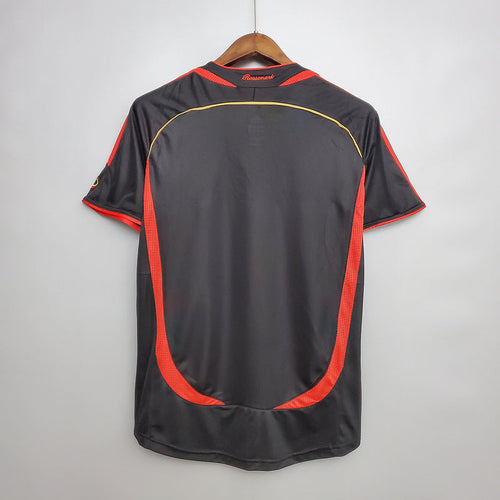 Maillot third rétro 2006 de l'AC Milan, par Le 12 -ème Maillot, vue de face avec logo et design vintage.