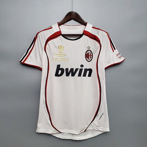 Maillot rétro AC Milan 2006-2007 Le 12-ème Maillot, maillot de football officiel avec logo et détails vintage.