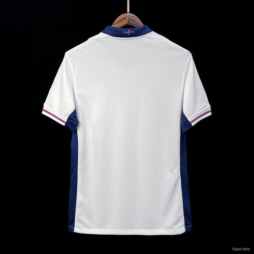 Maillot domicile de l'Angleterre 2023-2024, marque Le 12 -ème Maillot, vue frontale avec logo et design traditionnel.