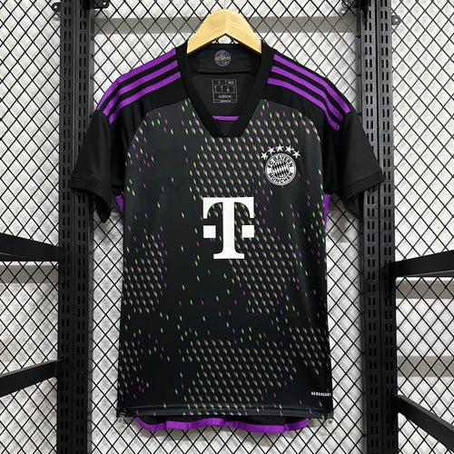 Maillot extérieur Bayern Munich 2023-2024 Le 12-ème Maillot, maillot de football avec logo et design officiel.