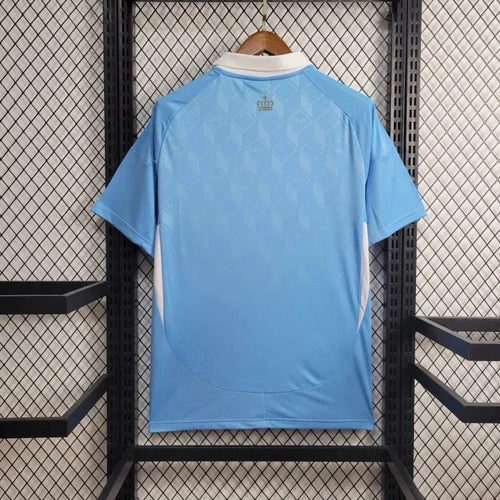 Maillot extérieur de l'équipe nationale de Belgique pour l'EURO 2024, marque Le 12 -ème Maillot, vue arrière.