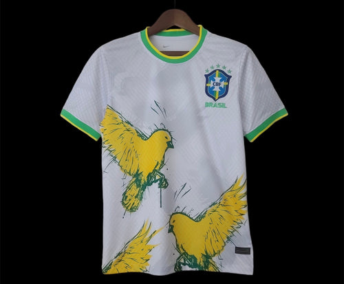 Maillot du Brésil Édition Limitée 2023/2024 de Le 12, vue de face, avec design coloré et logo officiel.