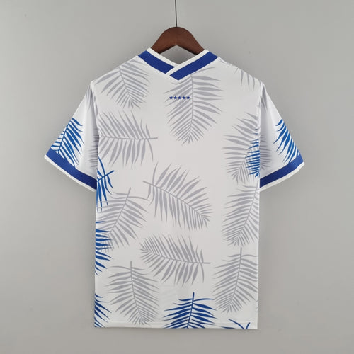 Maillot Brésil Le 12-ème Maillot édition spéciale blanc et bleu 2022, vue de face, détails du design sportif.