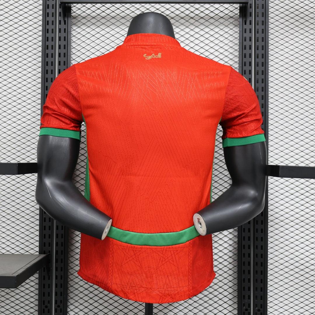 Maillot domicile 24/25 Maroc Le 12 -ème Maillot, maillot de football avec logo du Maroc et design rouge et vert.