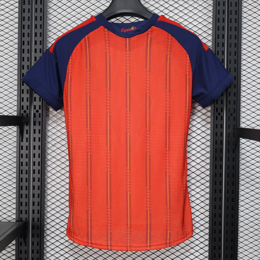 Maillot domicile femme Espagne 2025/26 Le 12 -ème Maillot, maillot de football officiel, vue de la joueuse sur le terrain.