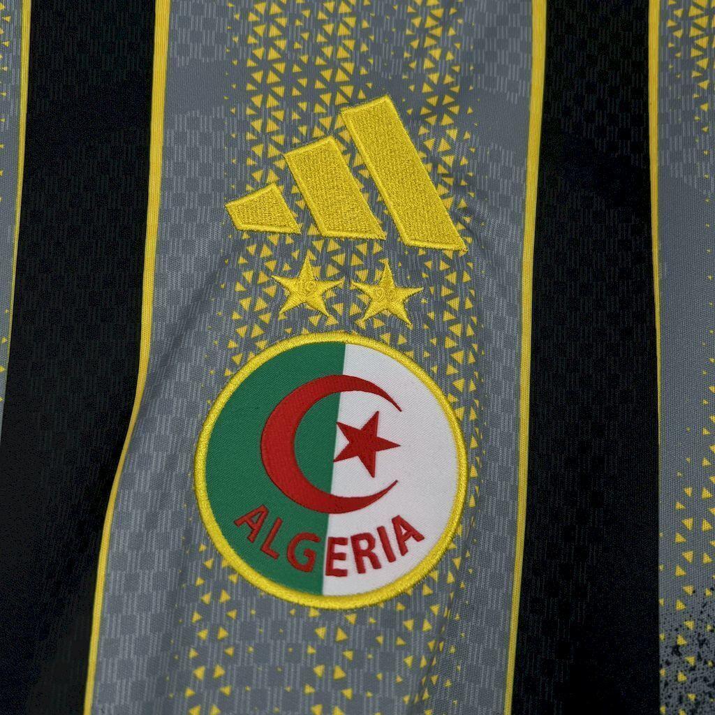 Maillot Algérie concept 2026 par Le 12 -ème Maillot, maillot de football avec design moderne et couleurs nationales.