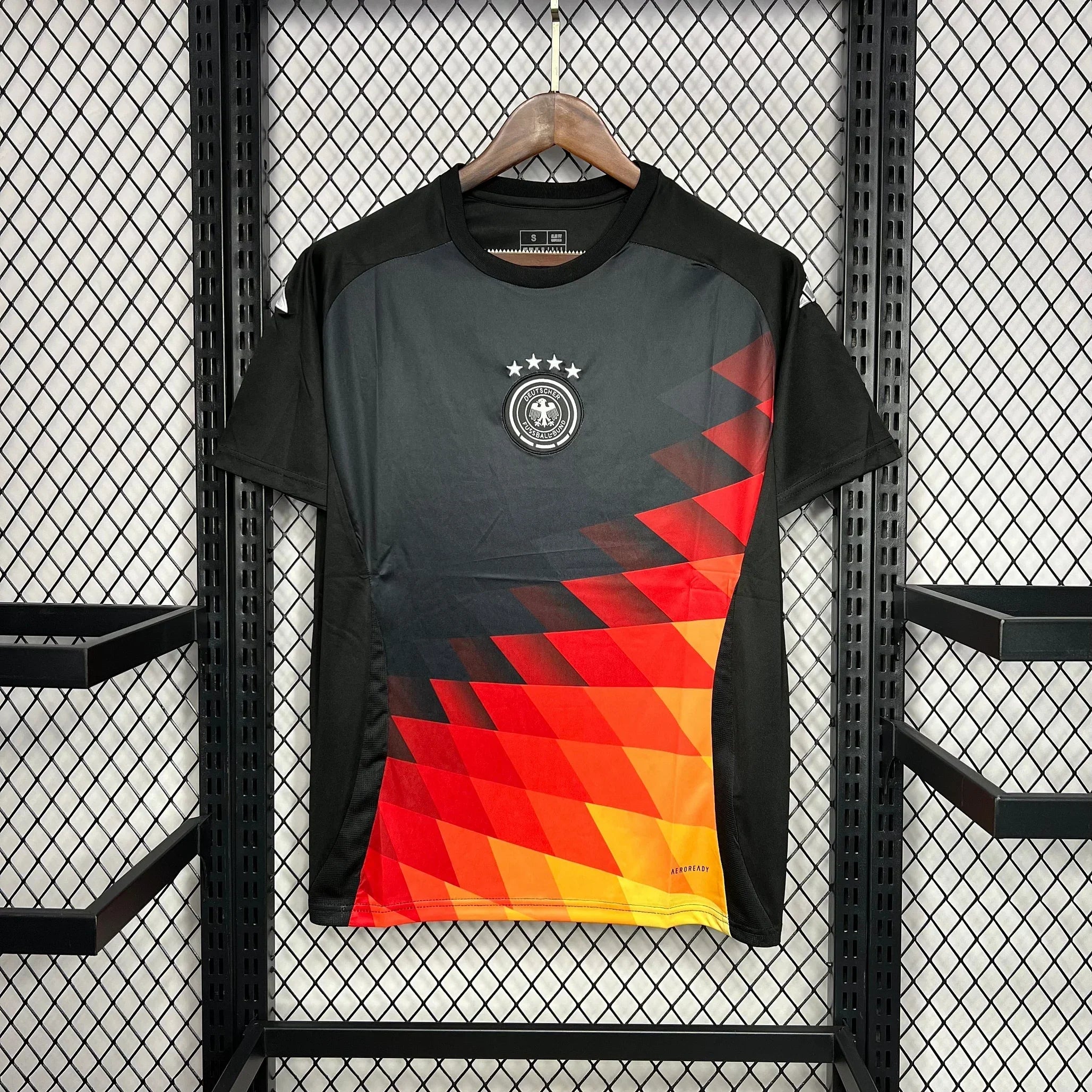 Maillot de gardien de l'Allemagne 2024-2025, marque Le 12 -ème Maillot, en tissu technique avec logo et design officiel.