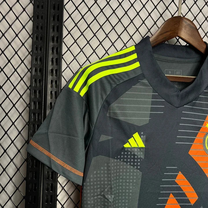 Maillot de football gardien Allemagne 2024-2025, marque Le 12 -ème Maillot, vue de face, couleurs bleues et noires.