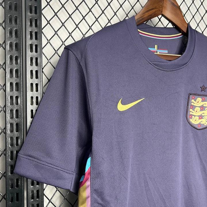 Maillot domicile Angleterre Euro 2024 Le 12 -ème Maillot, maillot de football avec logo et design officiel.