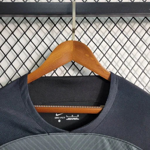 Maillot extérieur de l'équipe Angleterre 2023/24 Le 12, maillot de football avec logo et design officiel.
