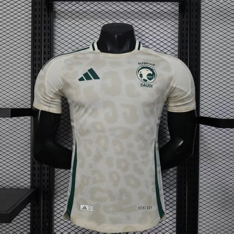 Maillot Arabie Saoudite pour la Coupe du Monde 2026, marque Le 12 -ème Maillot, avec design officiel et couleurs nationales.