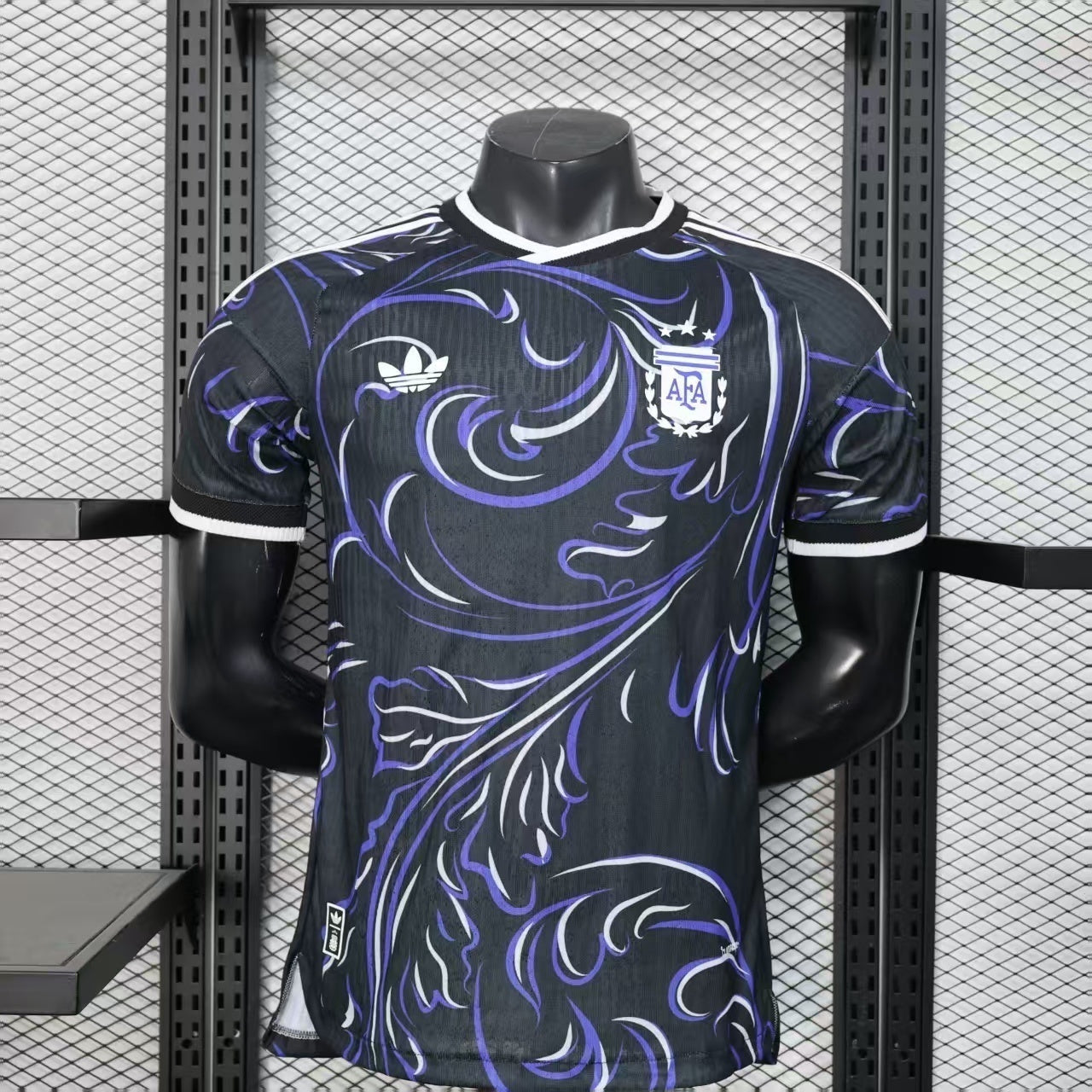 Maillot extérieur de l'Argentine pour la Coupe du Monde 2026, marque Le 12 -ème Maillot, vue de face avec détails du design.