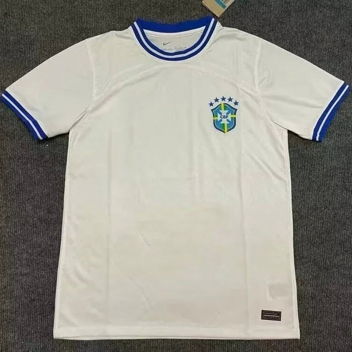 Maillot extérieur du Brésil 2024/25 de la marque Le 12, maillot de football avec design national.