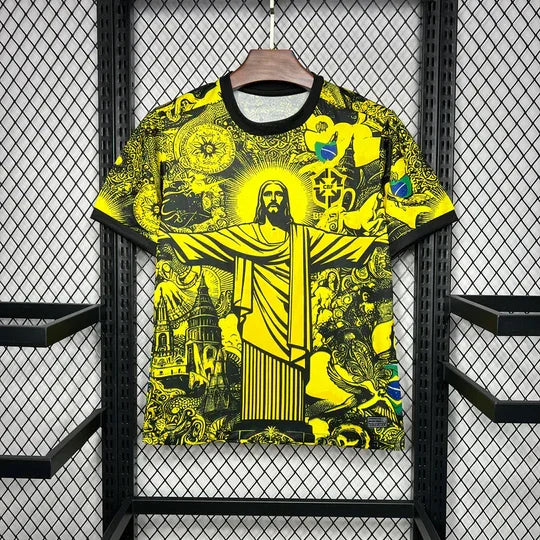 Maillot Brésil Concept 2024 Jaune de la marque Le 12-ème Maillot, vue de face avec détails du design jaune.
