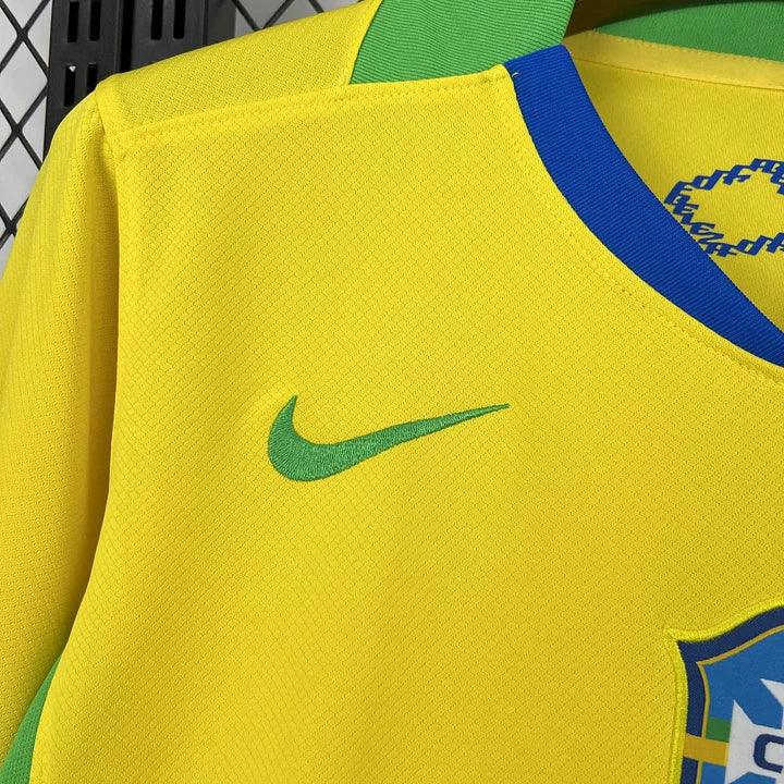 Maillot domicile de football Brésil 2025-2026, modèle Le 12 -ème Maillot, vue de face, avec logo et design officiel.