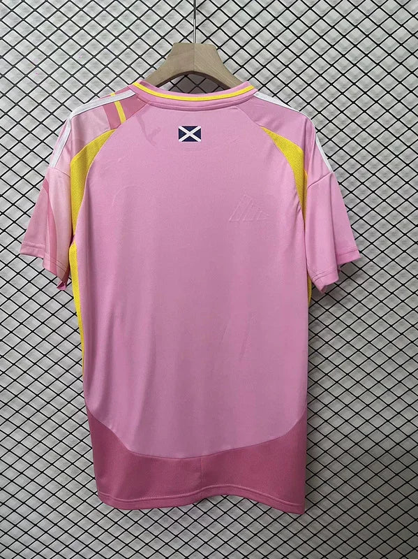 Maillot extérieur de l'Écosse 2025-2026 de Le 12 -ème Maillot, vue frontale avec logo et détails du design.