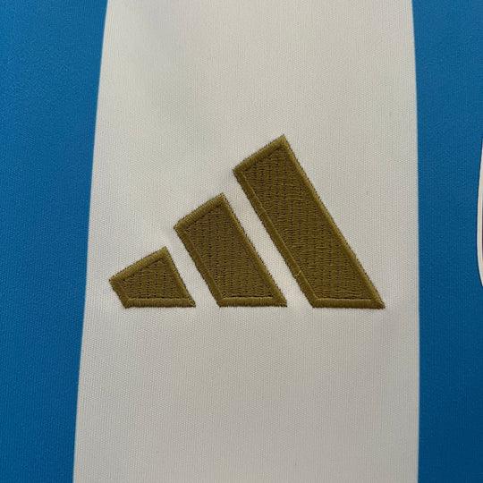 Maillot de football domicile Argentine 2024-2025 Le 12 -ème Maillot, maillot Argentine avec couleurs officielles et logo.