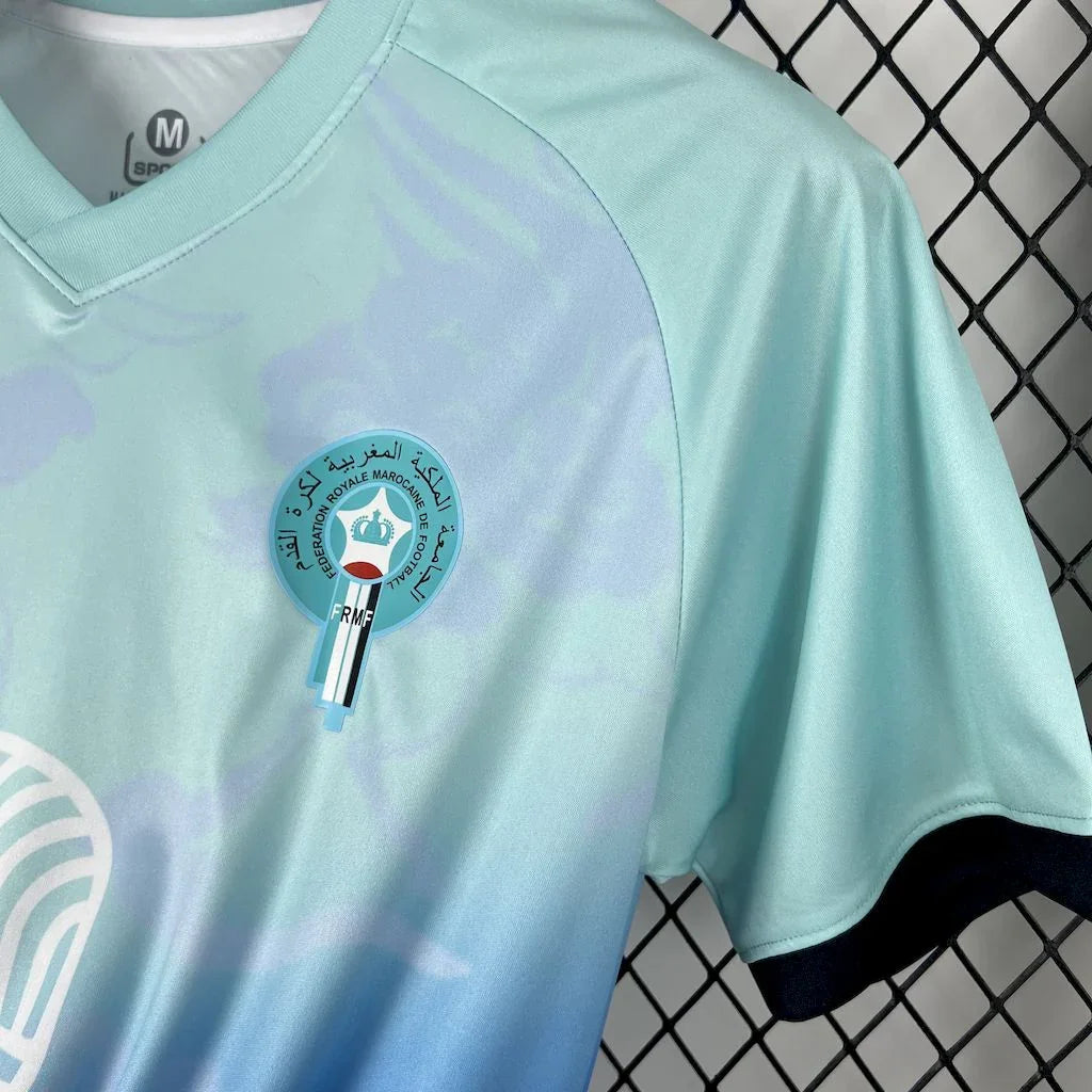 Maillot Maroc concept 2025-26 de la marque Le 12 -ème Maillot, design innovant, vue de face avec détails du maillot.