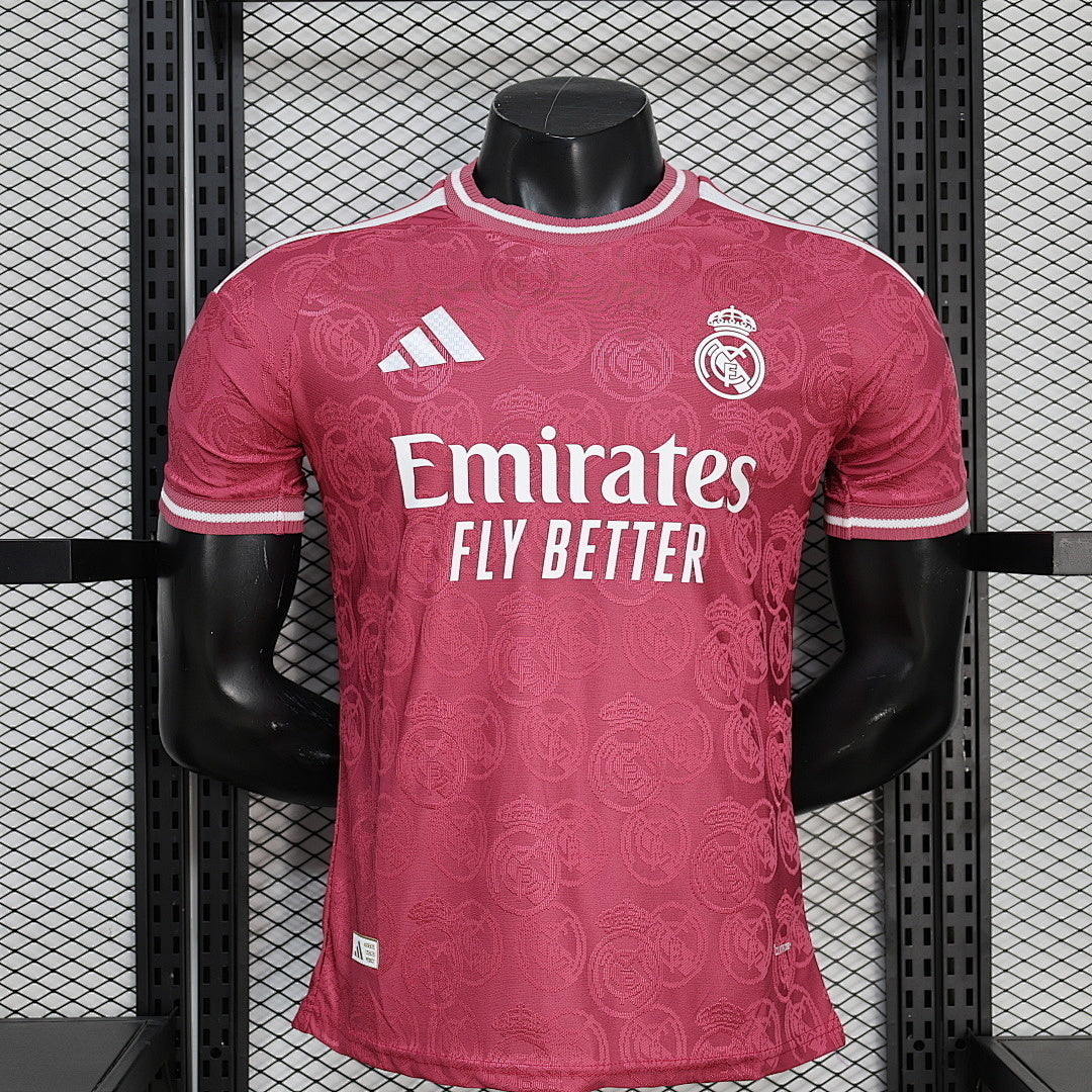 Maillot Real Madrid Concept 2026-27 de Le 12 -ème Maillot, vue de face avec logo et design moderne, tissu blanc avec détails bleus