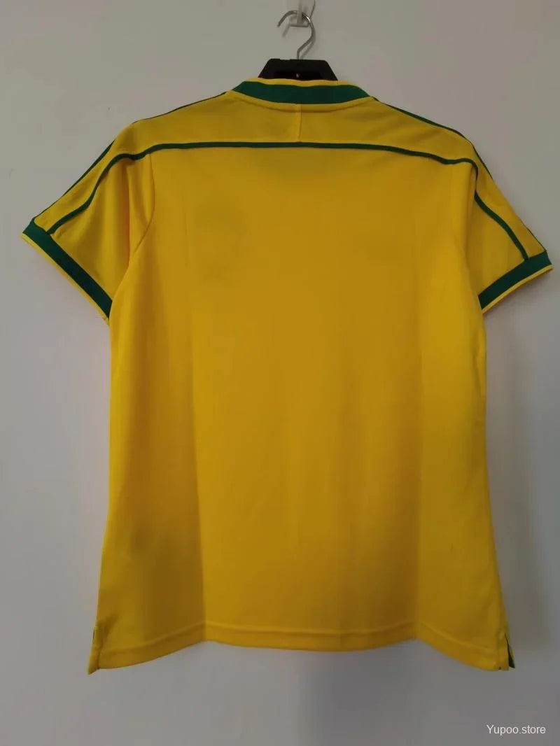 Maillot rétro du Brésil 1998 de la marque Le 12 -ème Maillot, vue frontale avec logo et design classique.