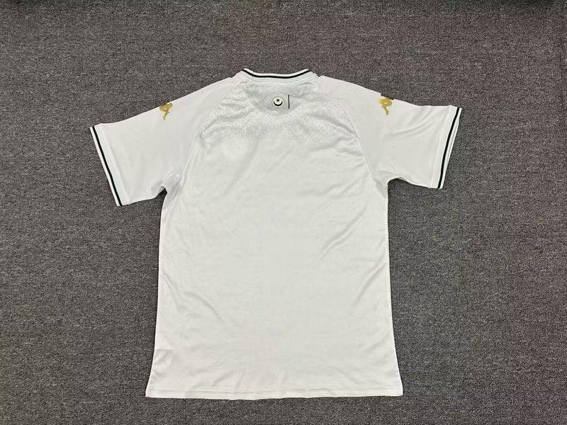 Maillot de football Tunisie concept 2025 de la marque Le 12 -ème Maillot, vue de face avec design moderne et logo.