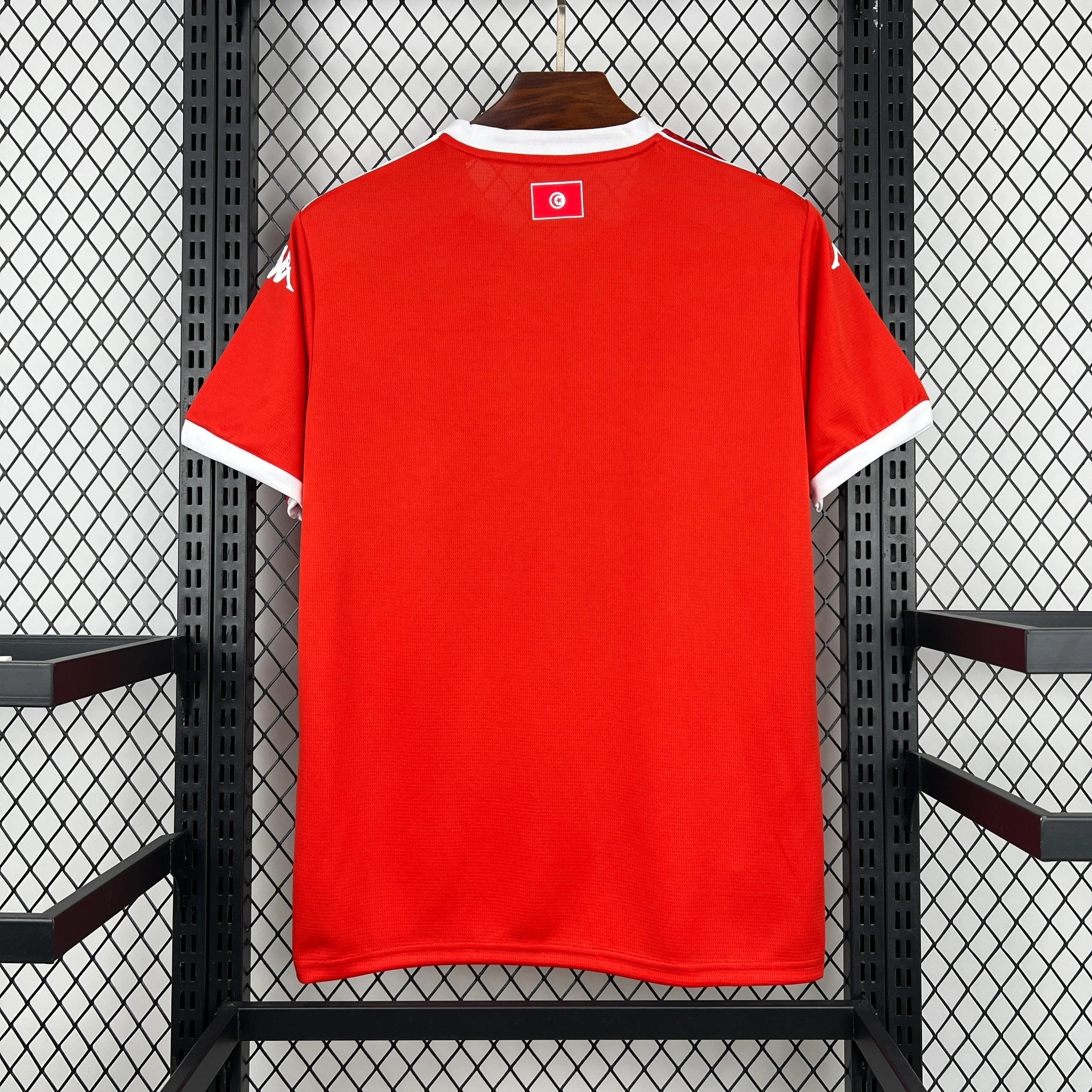 Maillot Tunisie Coupe du Monde 2026 Le 12 -ème Maillot, maillot de football avec design vert et rouge, vue de face.