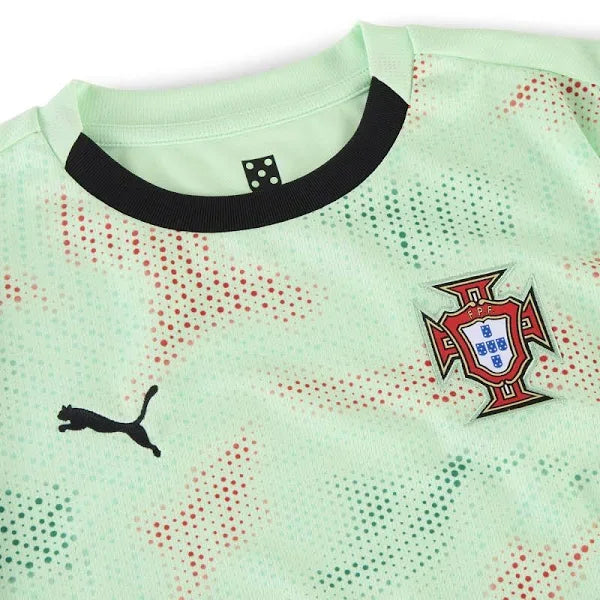 Maillot Portugal extérieur vert fluo 2025/2026 Le 12 -ème Maillot, maillot de football Portugal en tissu léger et respirant.