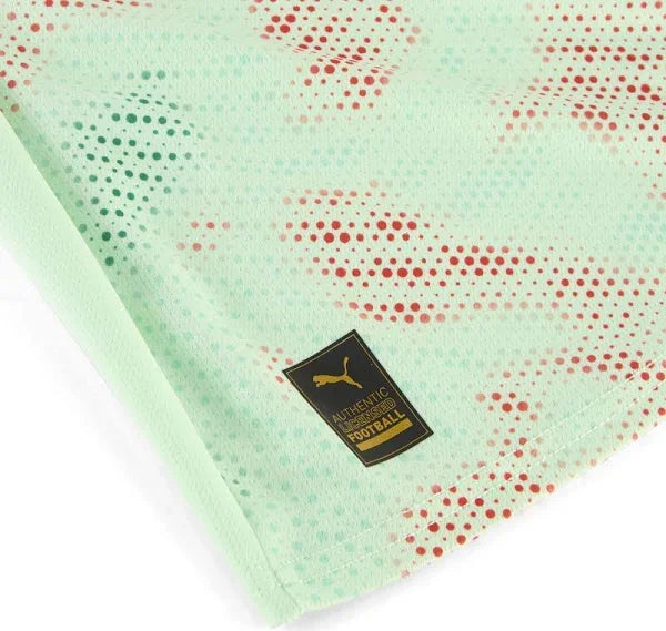 Maillot extérieur Portugal vert fluo 2025/2026 de Le 12 -ème Maillot, vue sur le design du maillot de football.